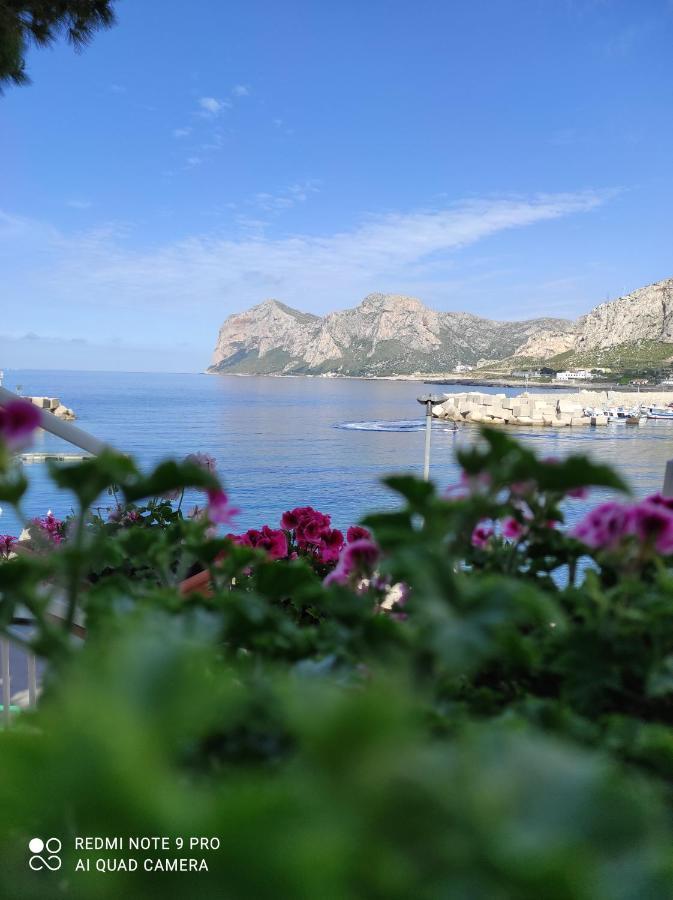 La Casa Di Giulio - Holiday Home Isola delle Femmine Bagian luar foto
