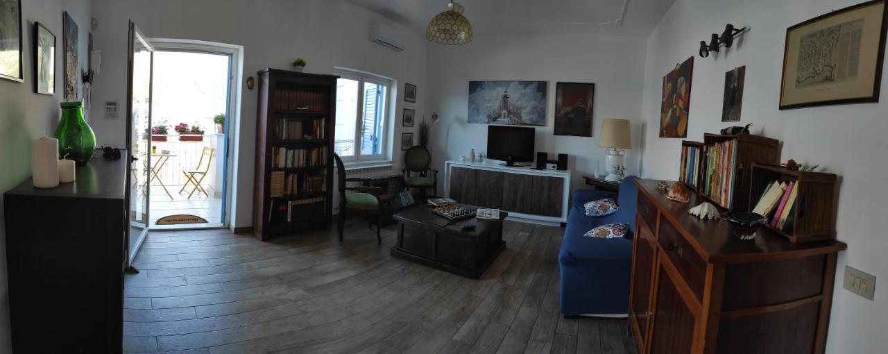 La Casa Di Giulio - Holiday Home Isola delle Femmine Bagian luar foto